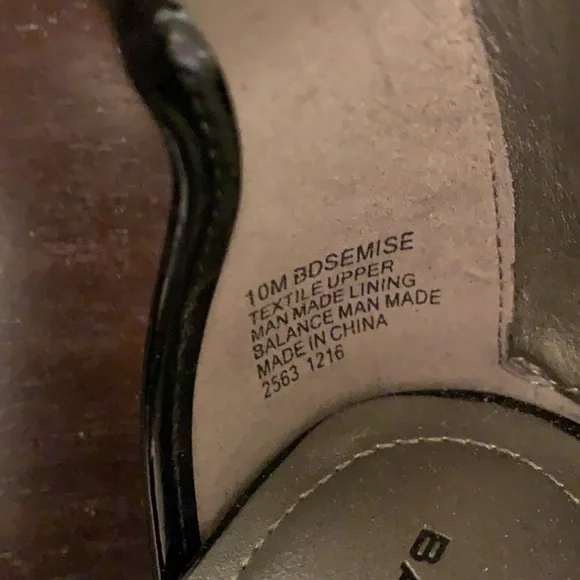 Bandolino black zipper back block heels - Picture 4 of 5